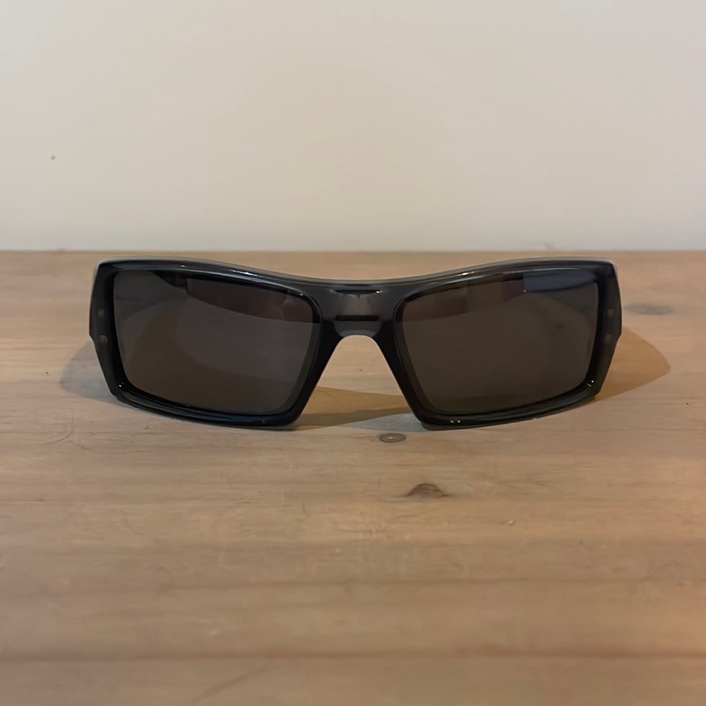 Men’s Oakley sunglasses